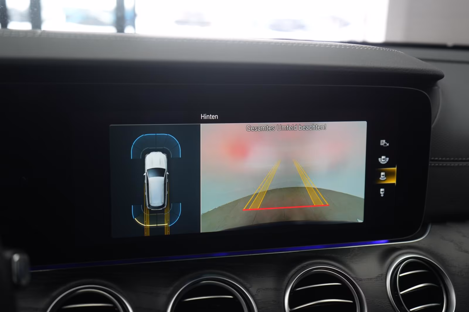 (B-259) Mercedes-Benz(Hybrid) E 300 e T 9G-Tronic AMG Distronic/Kamera/AHK/L - Image 16