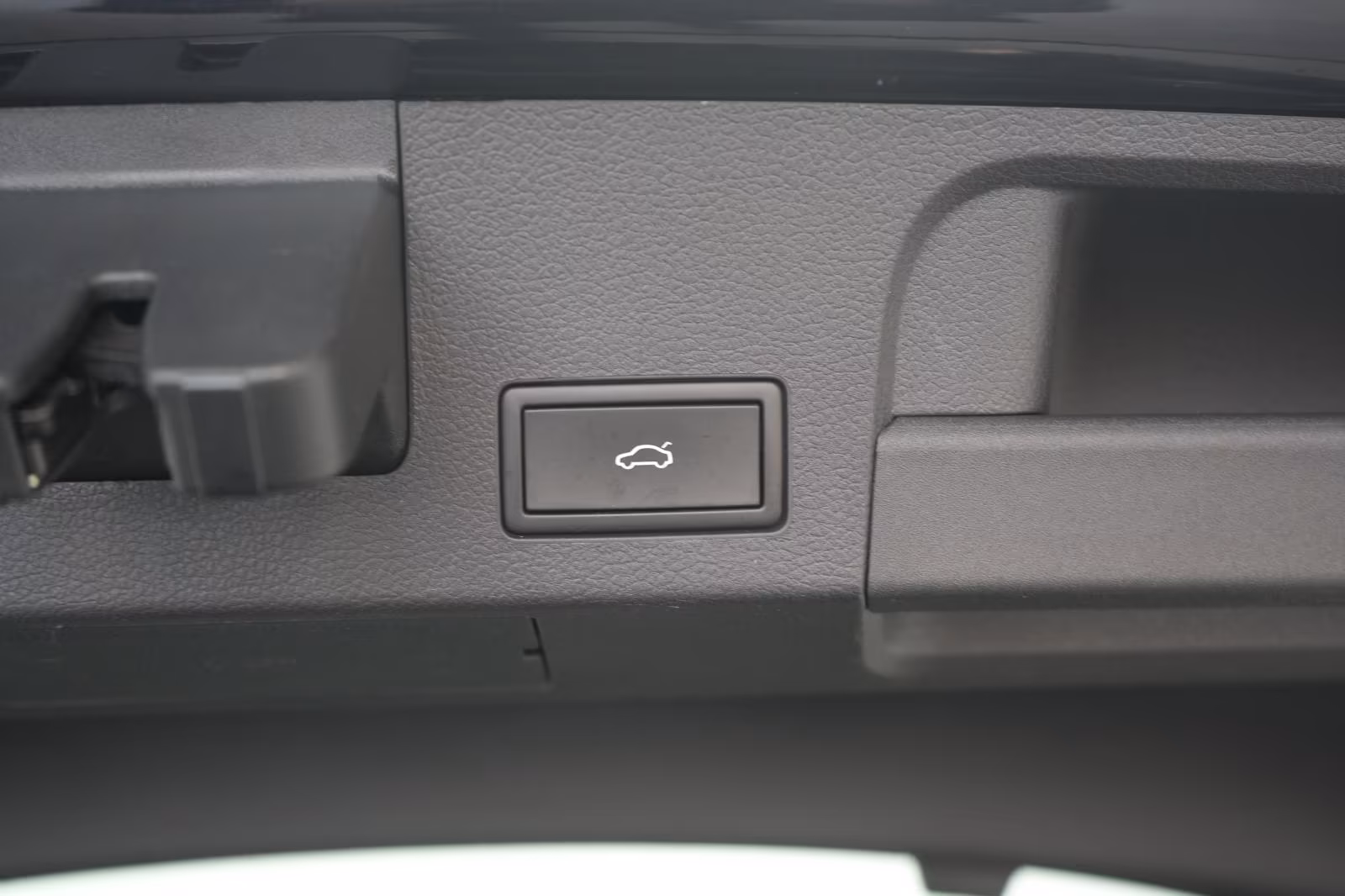 (B-546) Volkswagen Arteon 2.0 TDI 4Motion DSG R line Navi/Lede - Image 24