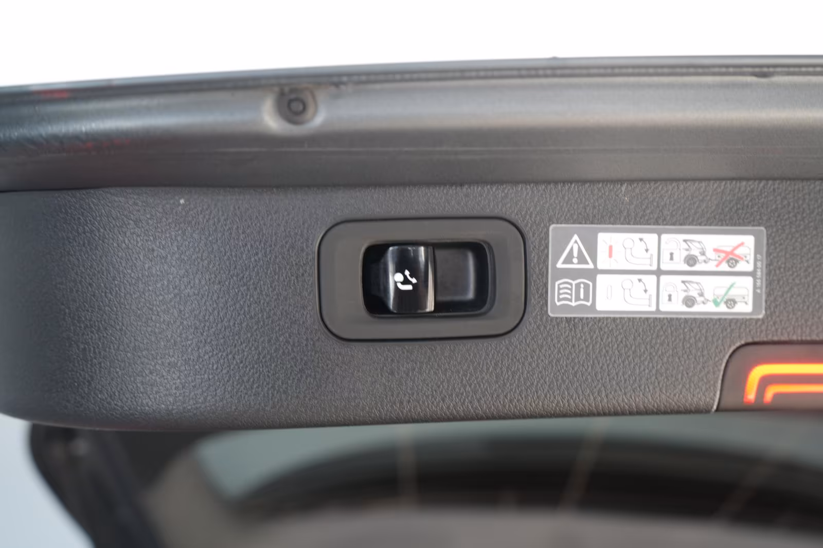 (B-499) Mercedes-Benz C 220 d T 9G-Tronic AMG Distronic/Kamera/HUD/ - Image 25