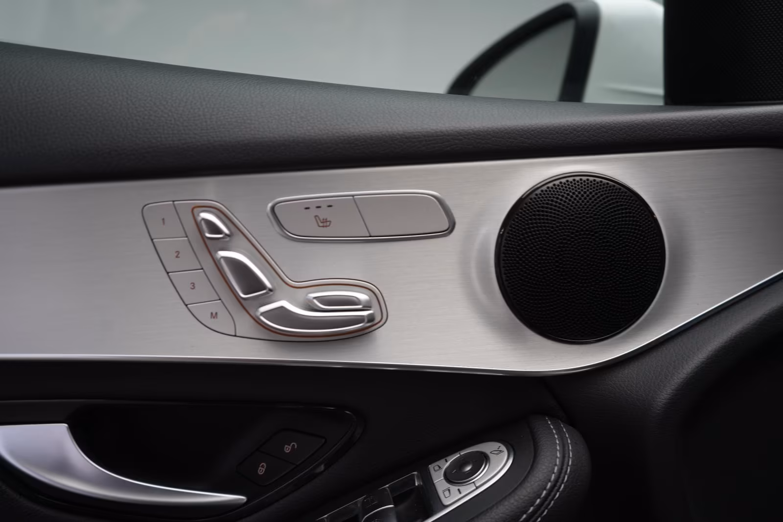 (B-180) Mercedes-Benz(Hybrid) GLC 300 de 4Matic 9G-Tronic Temp/Kamera/Virtu - Image 16