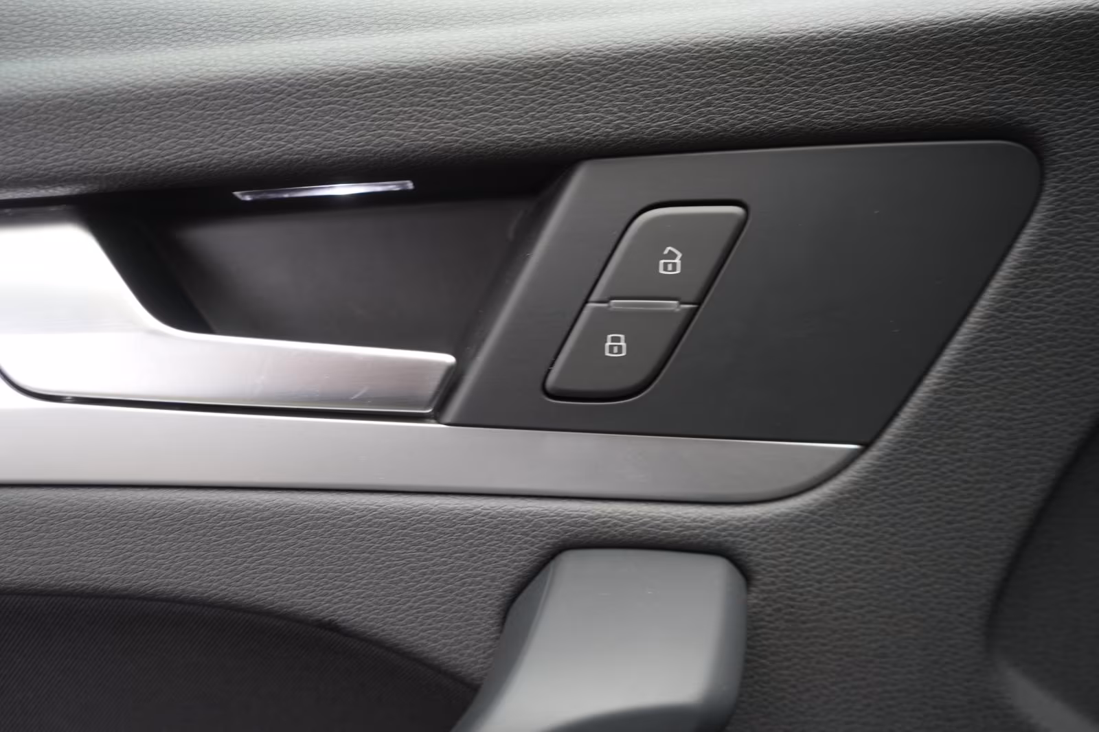 (B-327) Audi Q5 40 TDI quattro S tronic advanced ACC/Kamera/L - Image 16