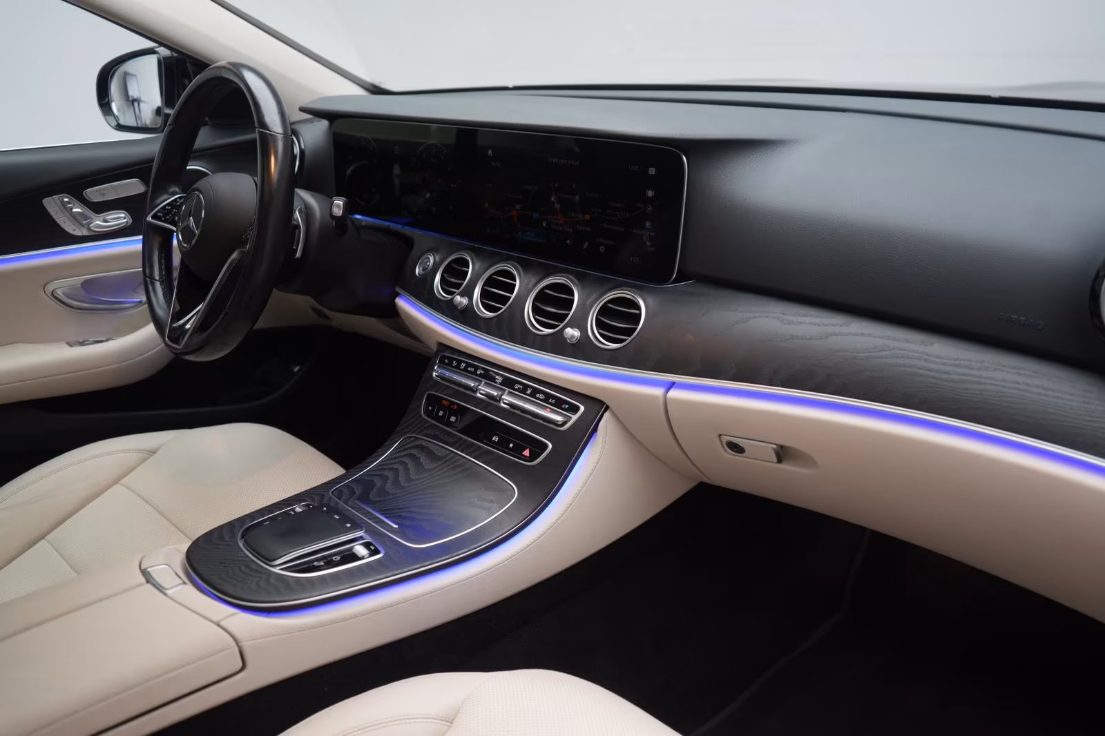 (B-368) Mercedes-Benz(Hybrid) E 300 de 4Matic T 9G-Tronic Avantgarde Distronic - Image 10