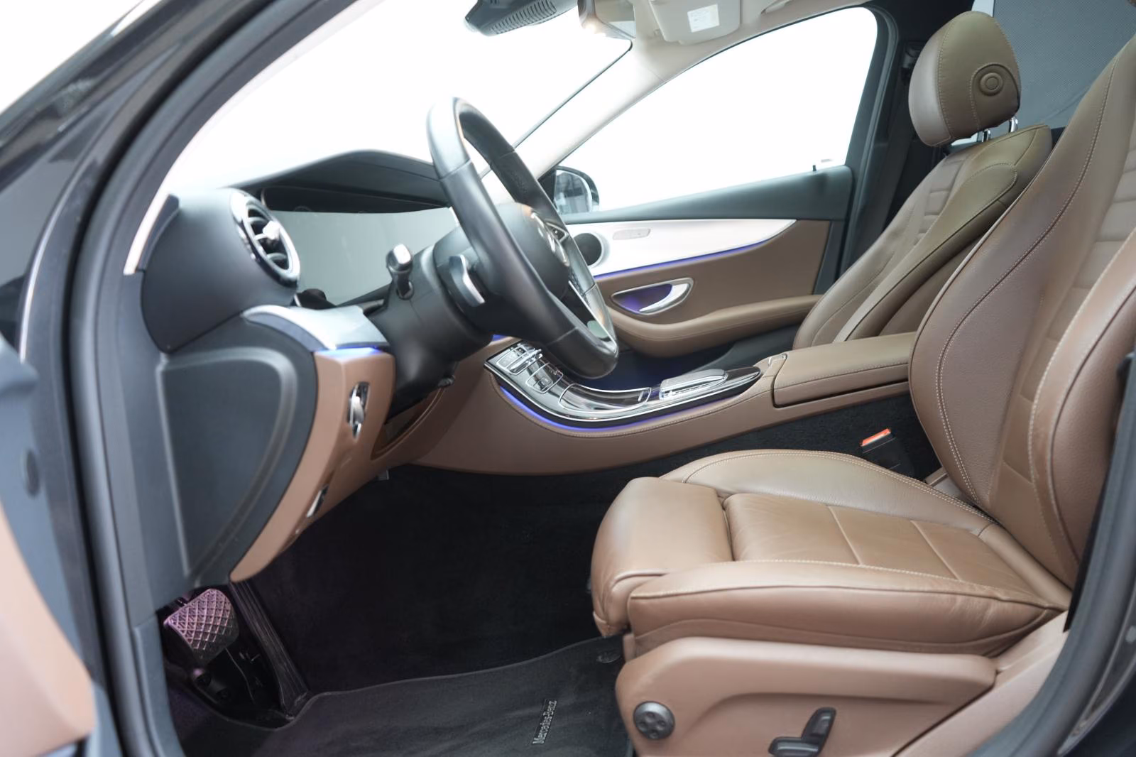 (B-193) Mercedes-Benz(Hybrid) E 300 de T 9G-TRONIC Avantgarde Leder/Distronic/ - Image 6