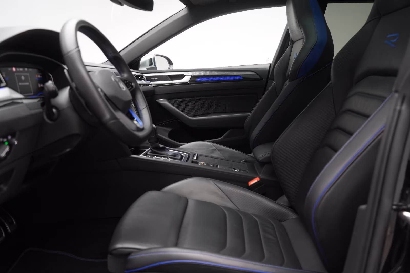 (B-013) Volkswagen Arteon Shooting Brake R 2.0 TSI 4Motion DSG Lede - Image 6