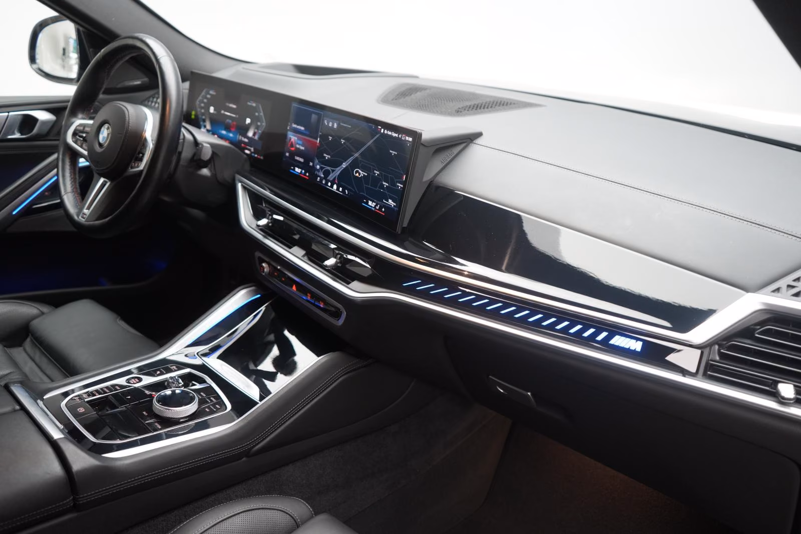 (B-058) BMW X6 M60 i xDrive Leder/HUD/Carbon/H&K/Kamera/AHK/ - Image 9