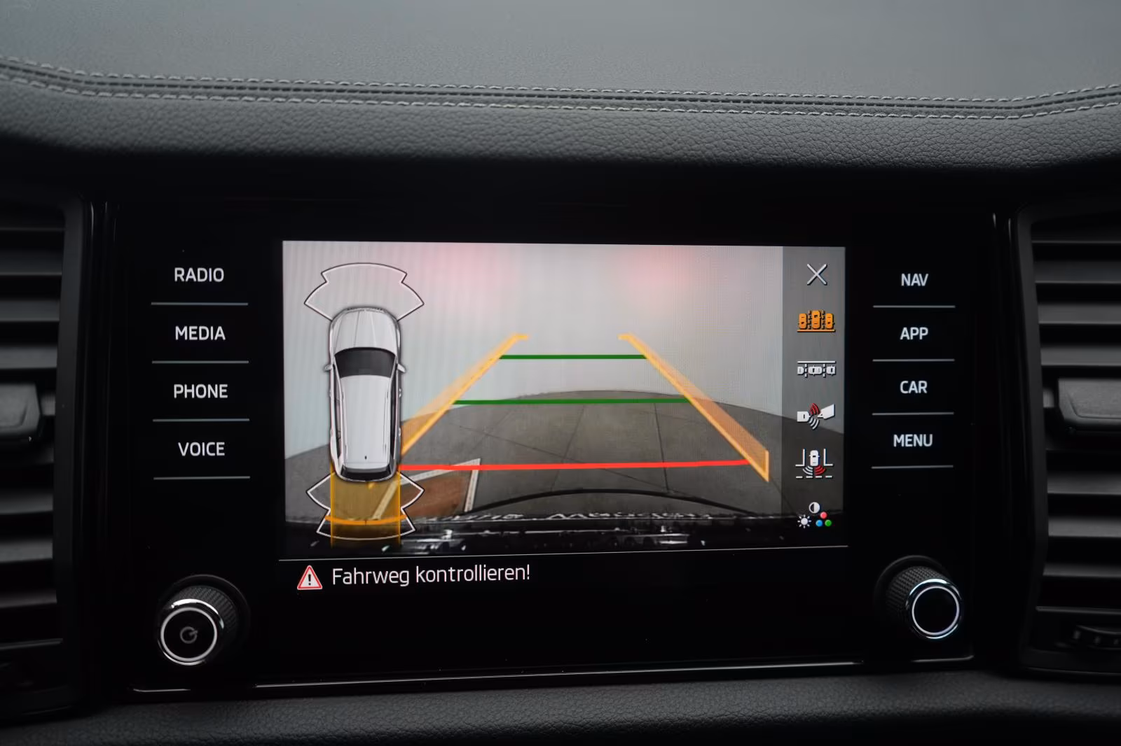 (B-117) Skoda Kodiaq 2.0 TDI 4x4 Sportline DSG ACC/Kamera/Virt - Image 15