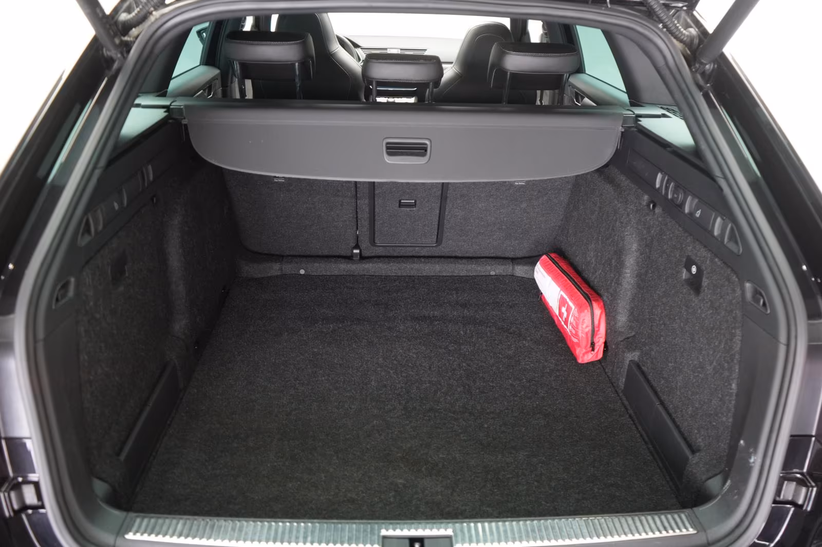 (B-669) Skoda Superb Combi 2.0 TDI DSG Sportline ACC/Virtual/P - Image 21