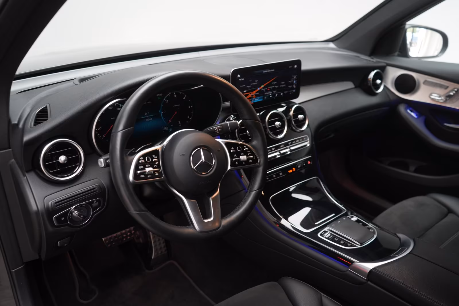 (B-381) Mercedes-Benz GLC 220 d 4Matic 9G-Tronic AMG Distronic/Kamer - Image 7