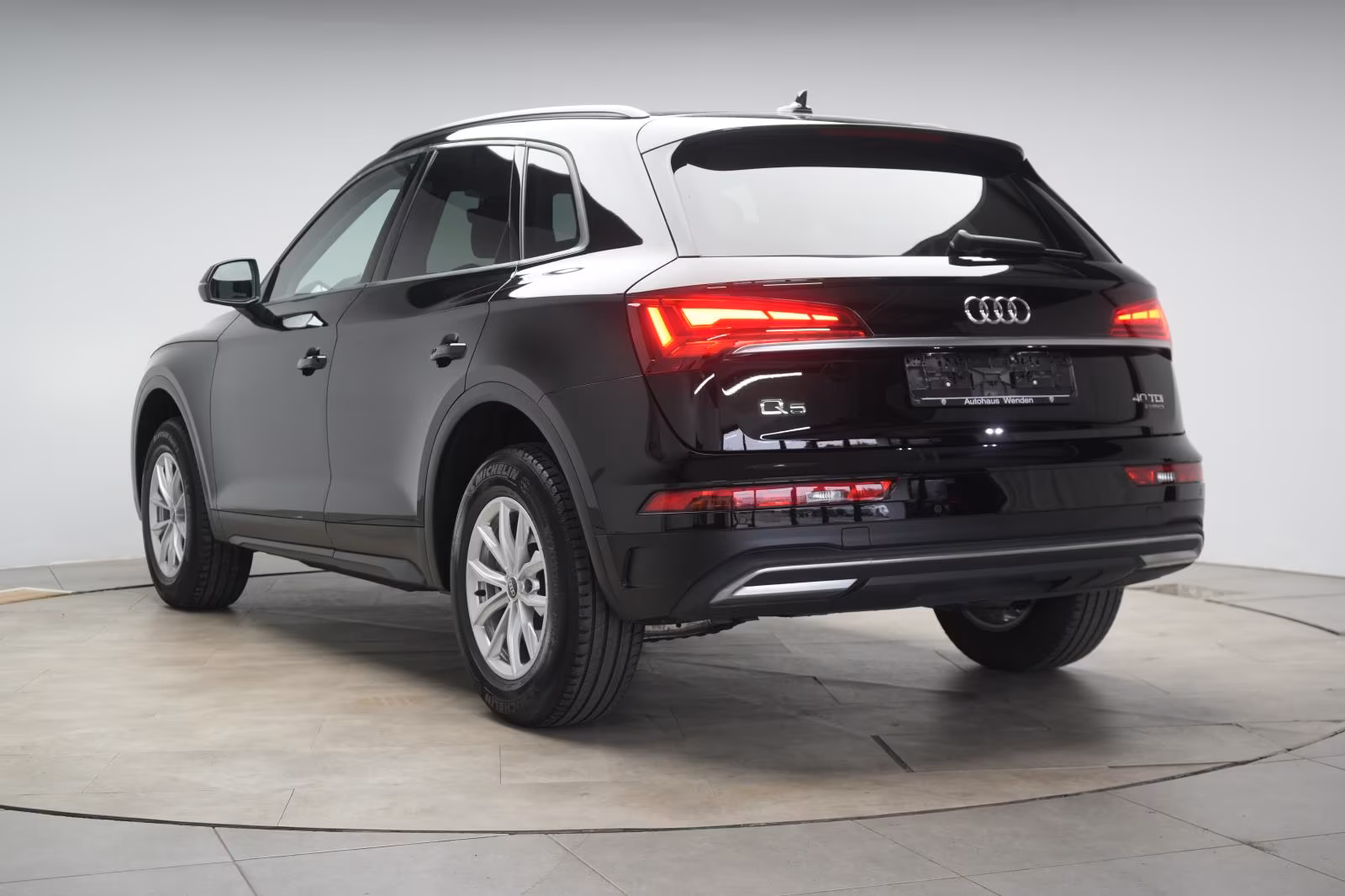 (B-143) Audi Q5 40 TDI quattro S tronic Leder/ACC/Kamera/HUD/ - Image 4