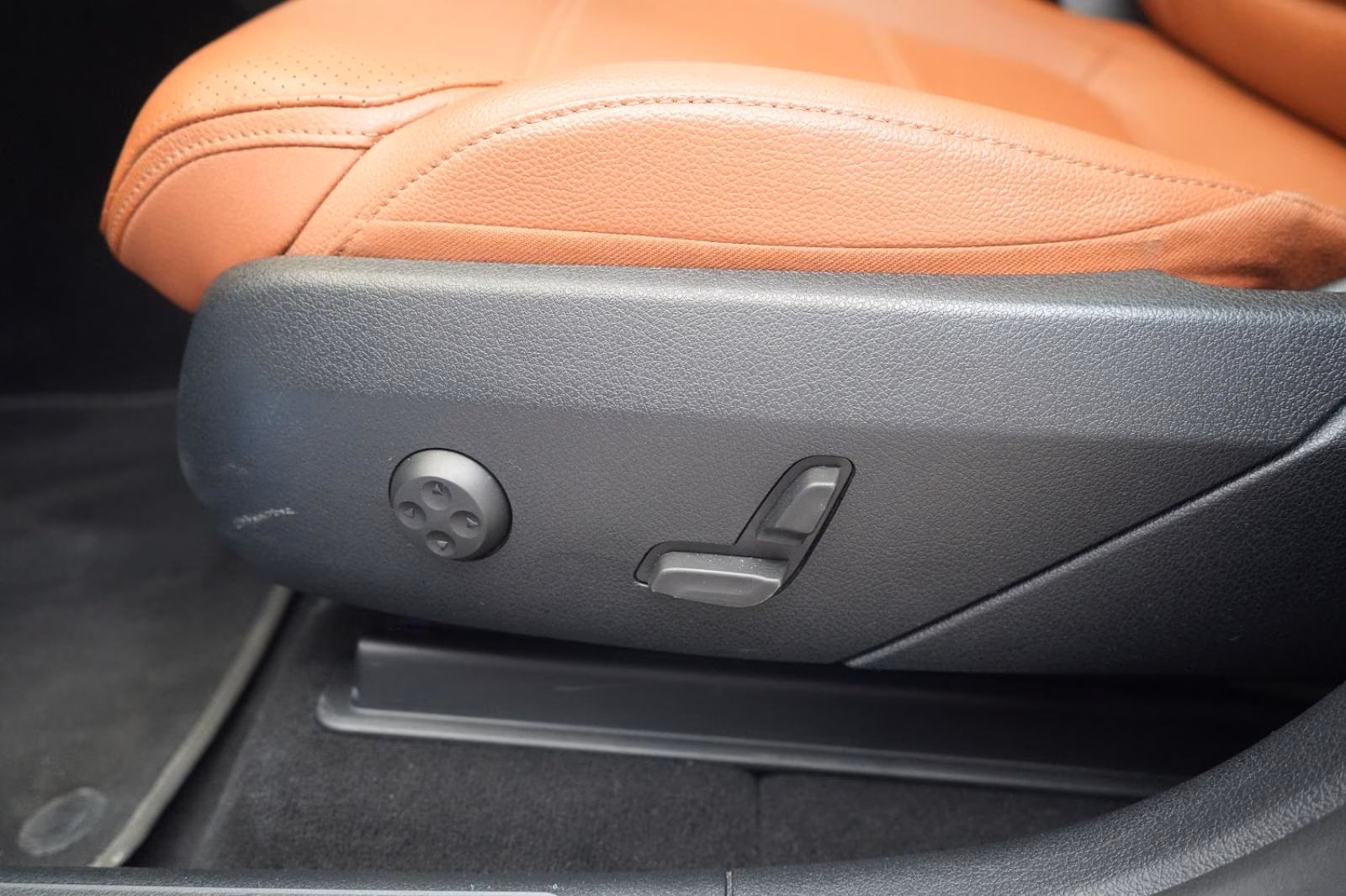 (B-678) Mercedes-Benz GLC 220 d 4Matic 9G-Tronic Avantgarde Distroni - Image 19