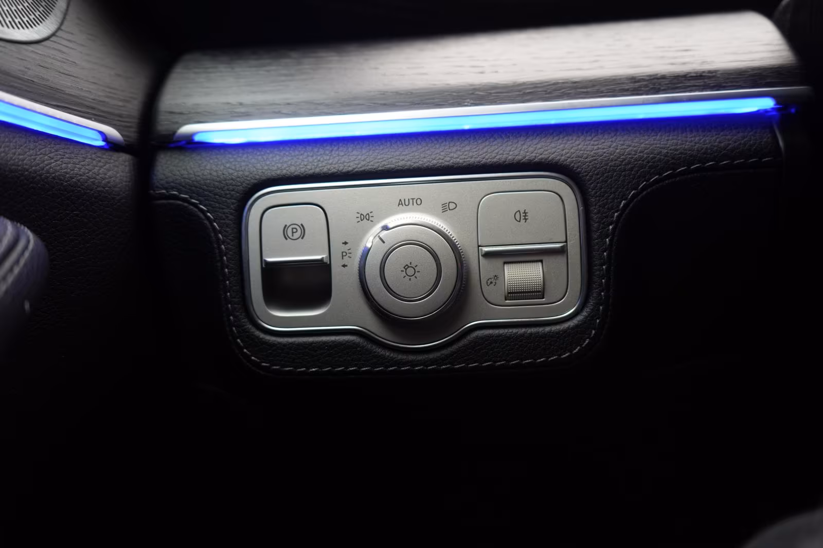(B-329) Mercedes-Benz(Hybrid) GLE 350 de 4Matic AMG Leder/Burmester/Softclo - Image 18