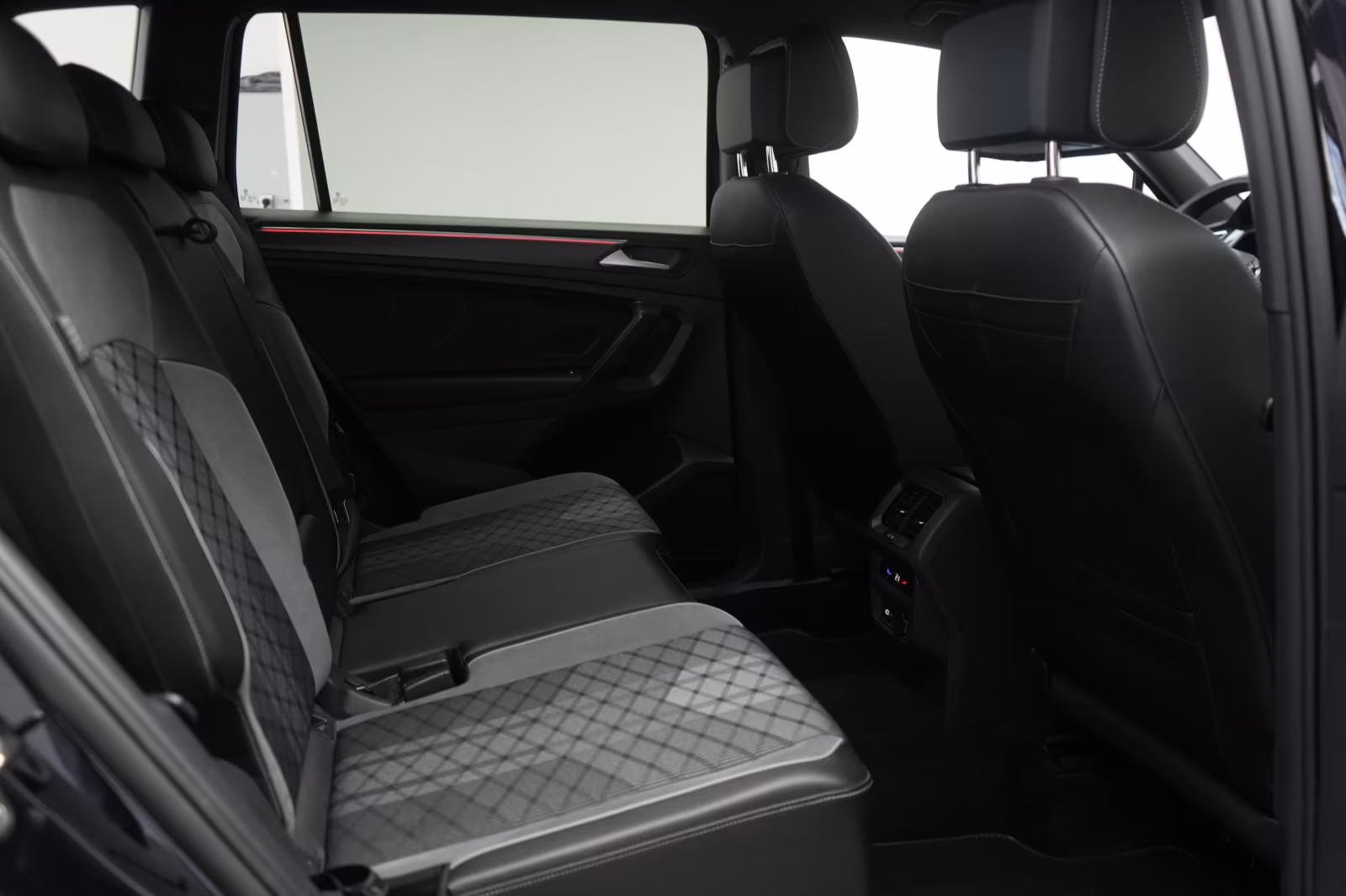 (B-321) Volkswagen Tiguan Allspace 2.0 TDI 4Motion R line ACC/Kamer - Image 11