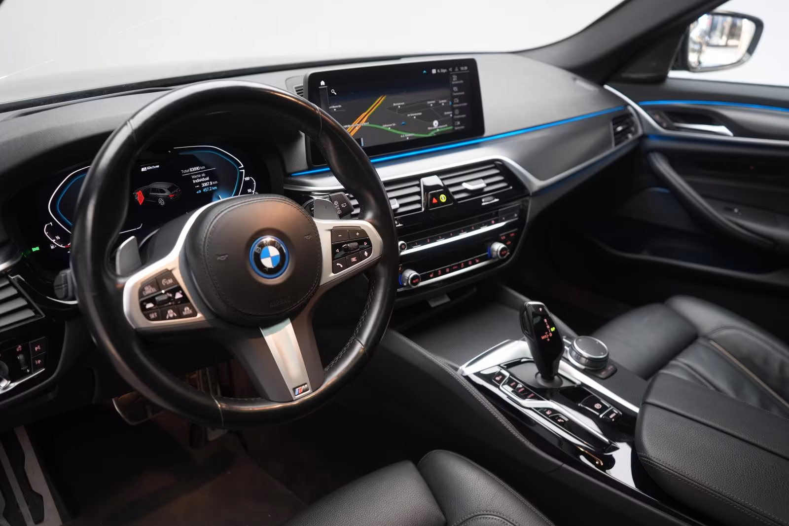 (B-340) BMW(Hybrid) 530 e xDrive Touring M Sport Leder/ACC/Kamera/HU - Image 7