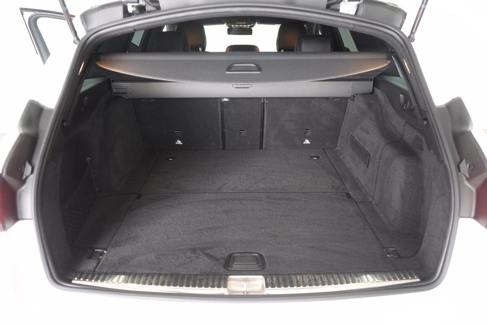 (B-134) Mercedes-Benz E 220 d T 9G-Tronic AMG Distronic/Kamera/AHK/L - Image 25