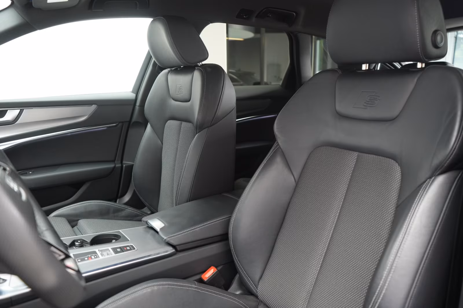 (B-529) Audi A6 Avant 40 TDI S-Line Matrix/DriveSelect/Kamera - Image 6