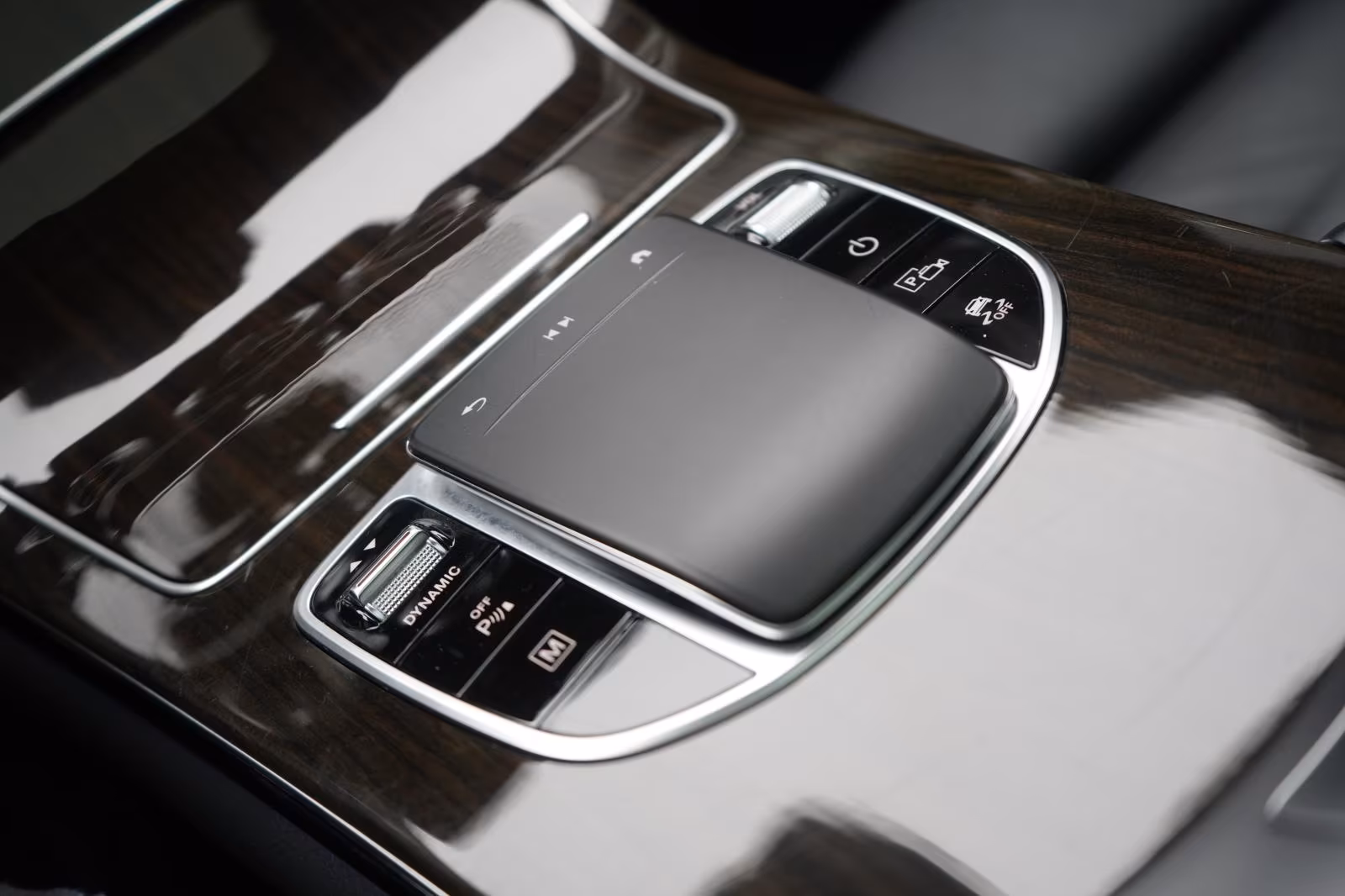 (B-396) Mercedes-Benz(Hybrid) GLC 300 e 4Matic 9G-Tronic Pano/Leder/360 Kamera - Image 21