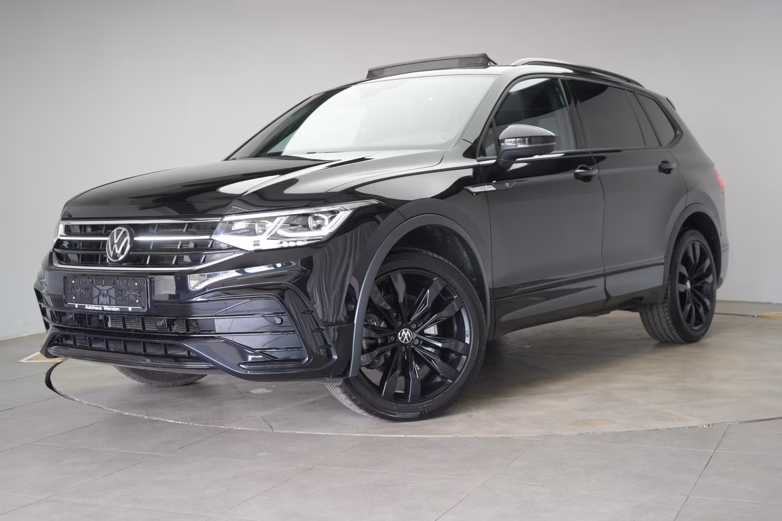 (B-617) Volkswagen(7 ghế) Tiguan Allspace 2.0 TSI 4Motion DSG R-Line - Image 3