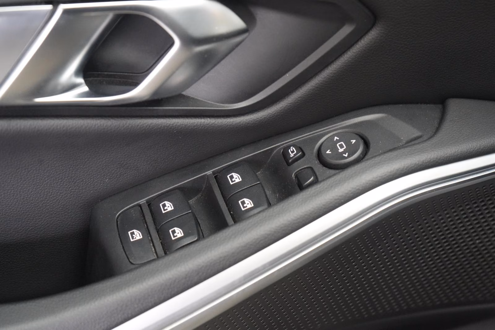 (B-425) BMW 320 i Leder/Temp/Hifi/Wide/CarPlay/Lane - Image 15