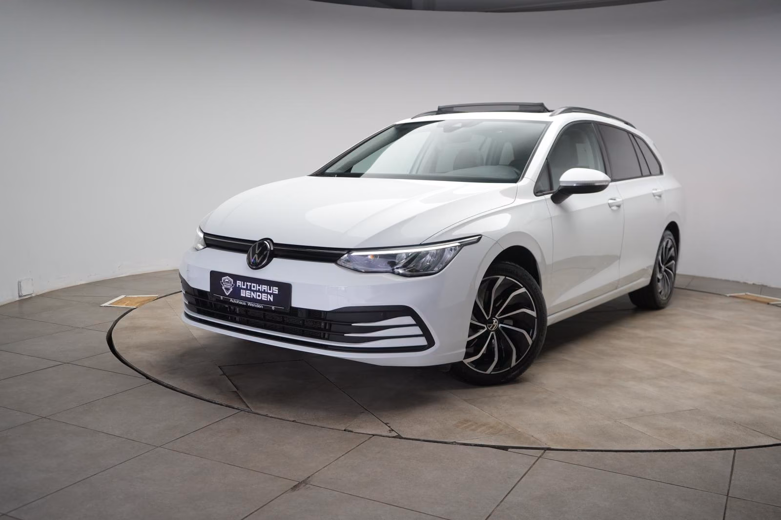 (B-046) Volkswagen Golf 2.0 TDI SCR DSG Life CarPlay/ACC/Virtual/P - Image 2