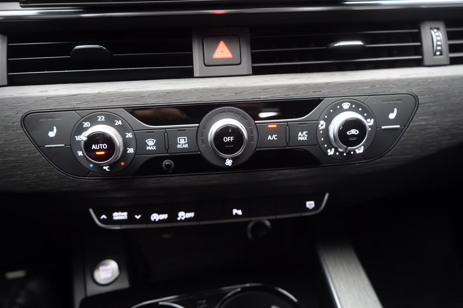 (B-081) Audi A4 40 TDI S tronic S line RS.Sitze/Navi/Temp/ - Image 13