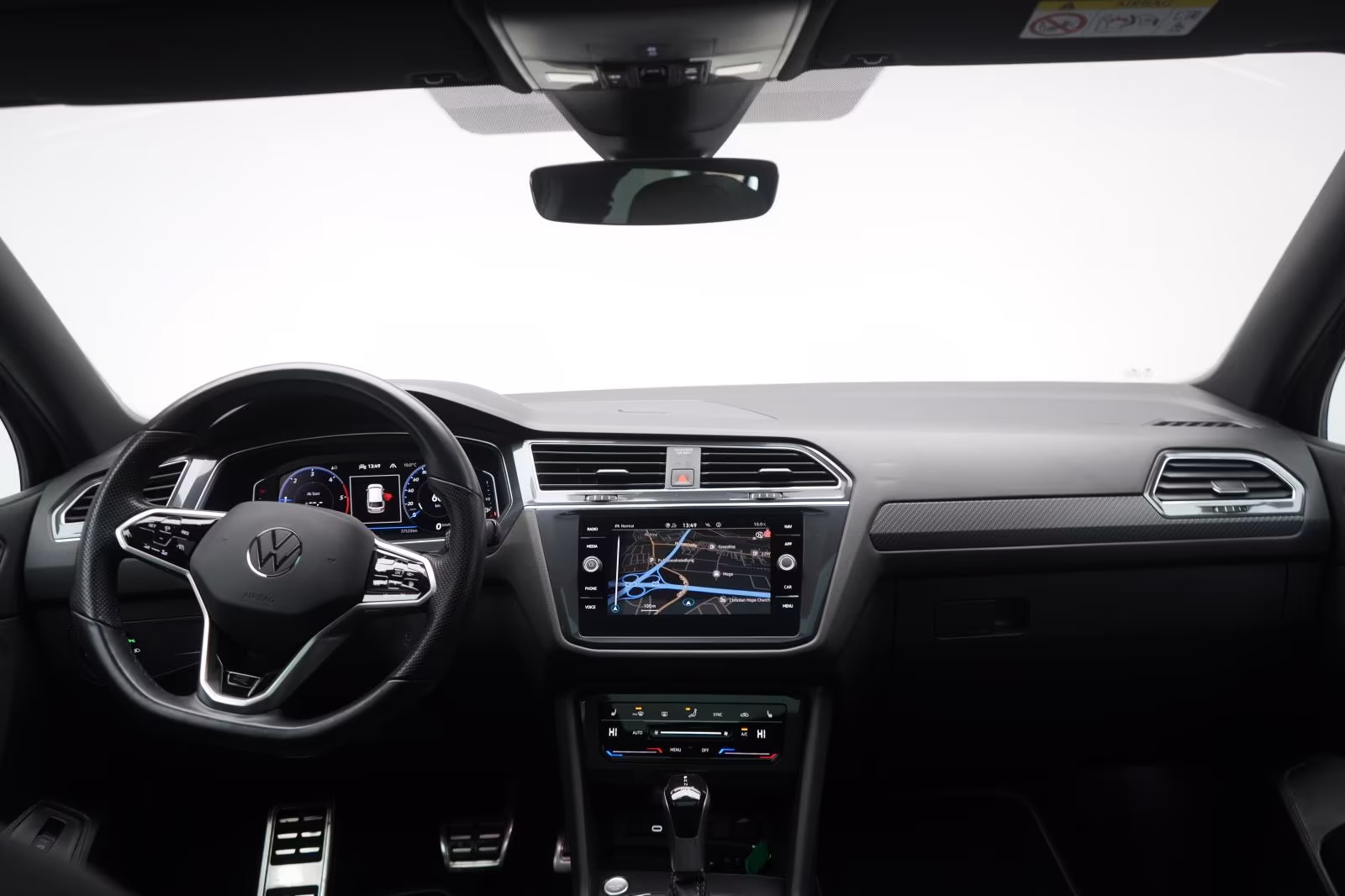 (B-134) Volkswagen Tiguan Allspace 2.0 TDI 4Motion DSG R line Navi/ - Image 19