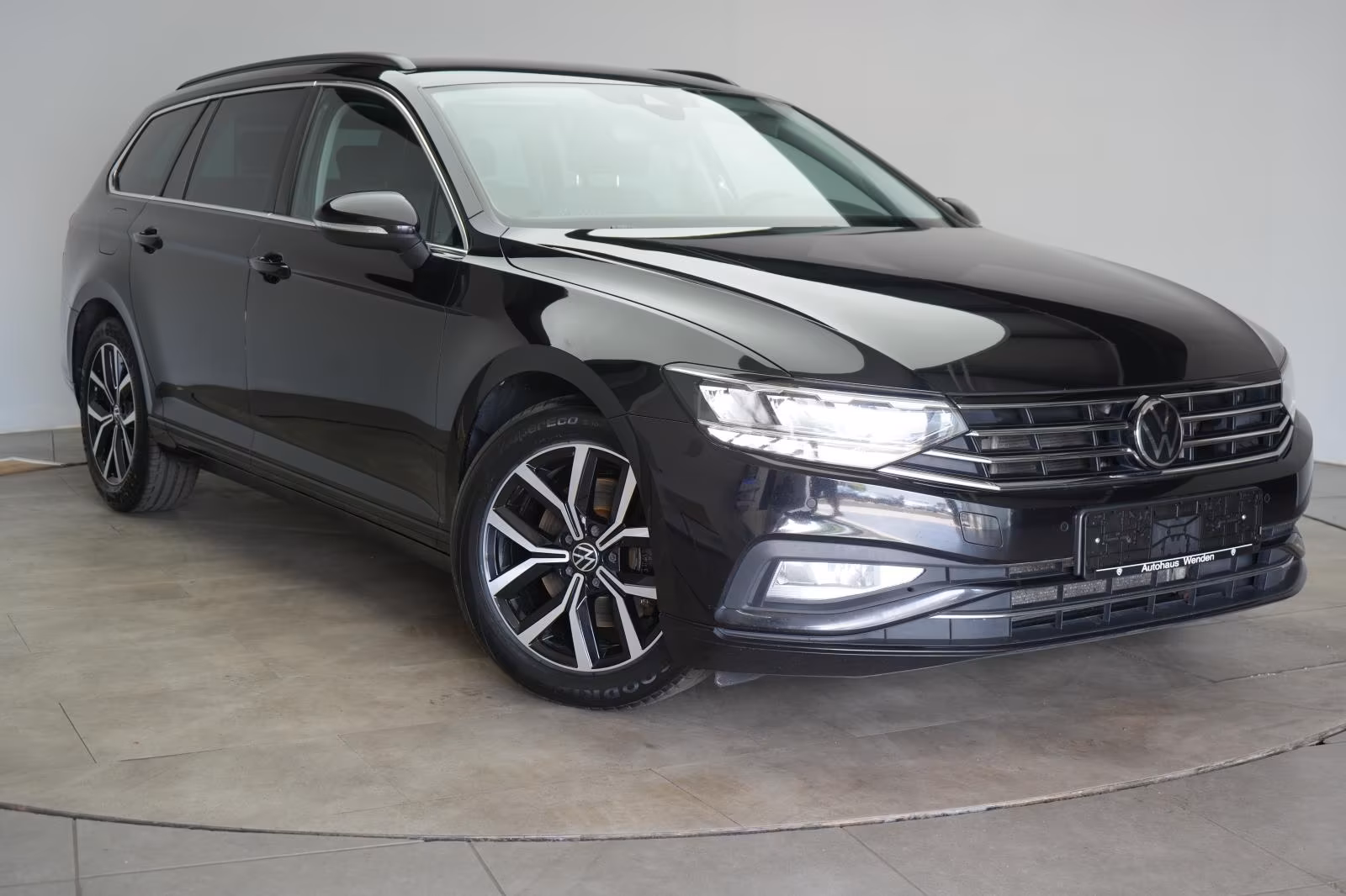 (B-042) Volkswagen Passat 2.0 TDI DSG Business ACC/Kamera/Lane/Side - Image 1