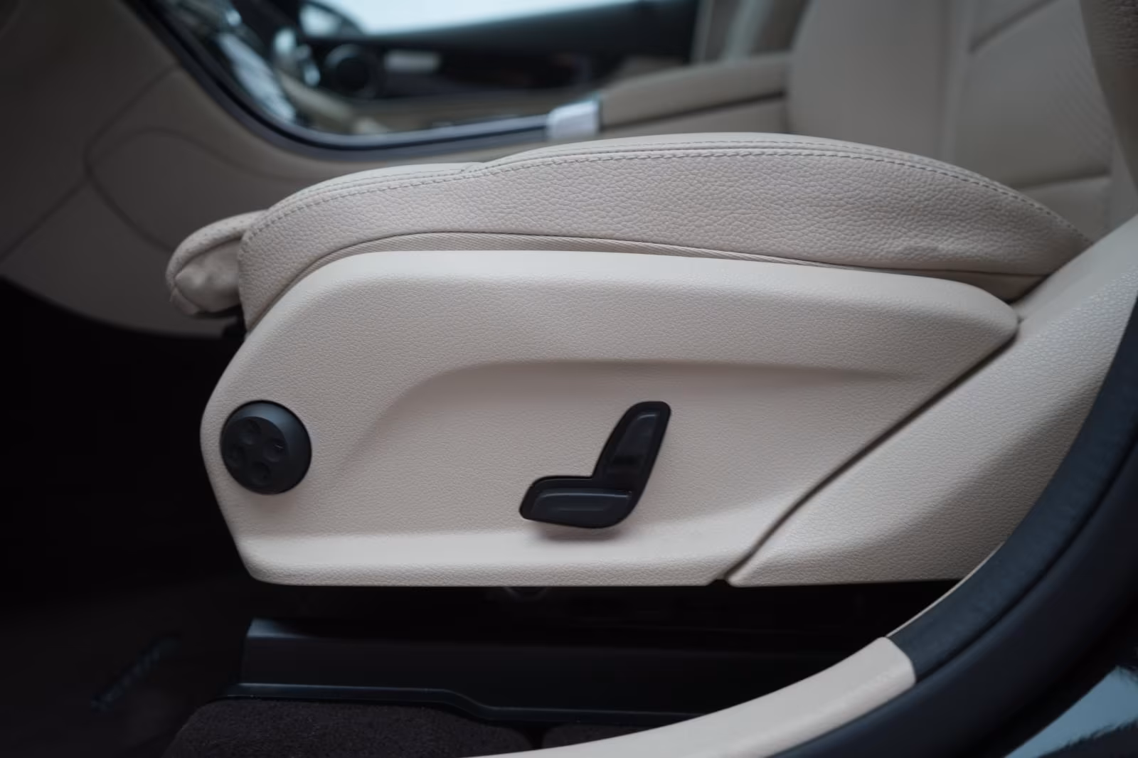 (B-05) Mercedes-Benz GLC 300 4Matic 9G-Tronic AMG Leder/Temp/Pano/Kam - Image 19