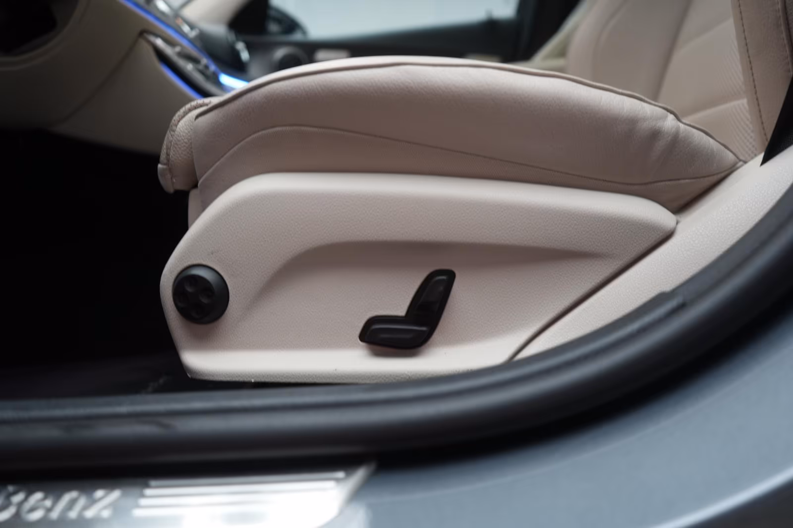 (B-159) Mercedes-Benz(Hybrid) E 300 de 4Matic T 9G-Tronic Avantgarde Leder/Dis - Image 16