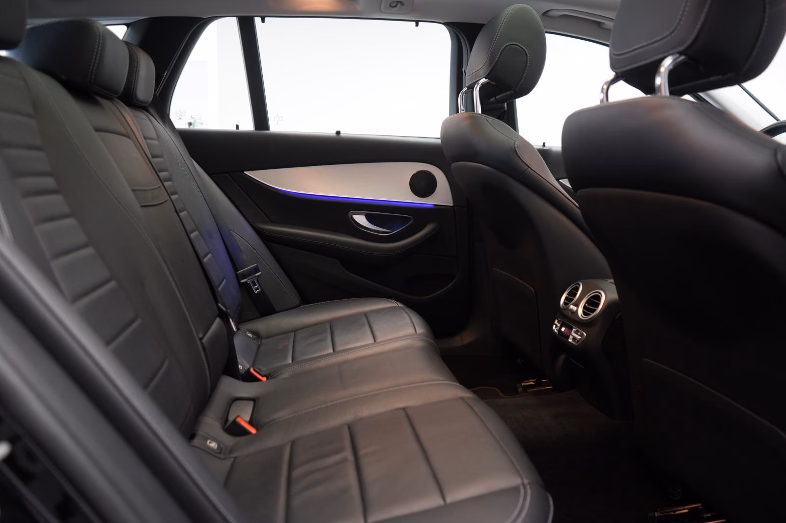 (B-039) Mercedes-Benz(Hybrid) E 300 de 4Matic T Avantgarde Leder/Distronic/Kam - Image 11