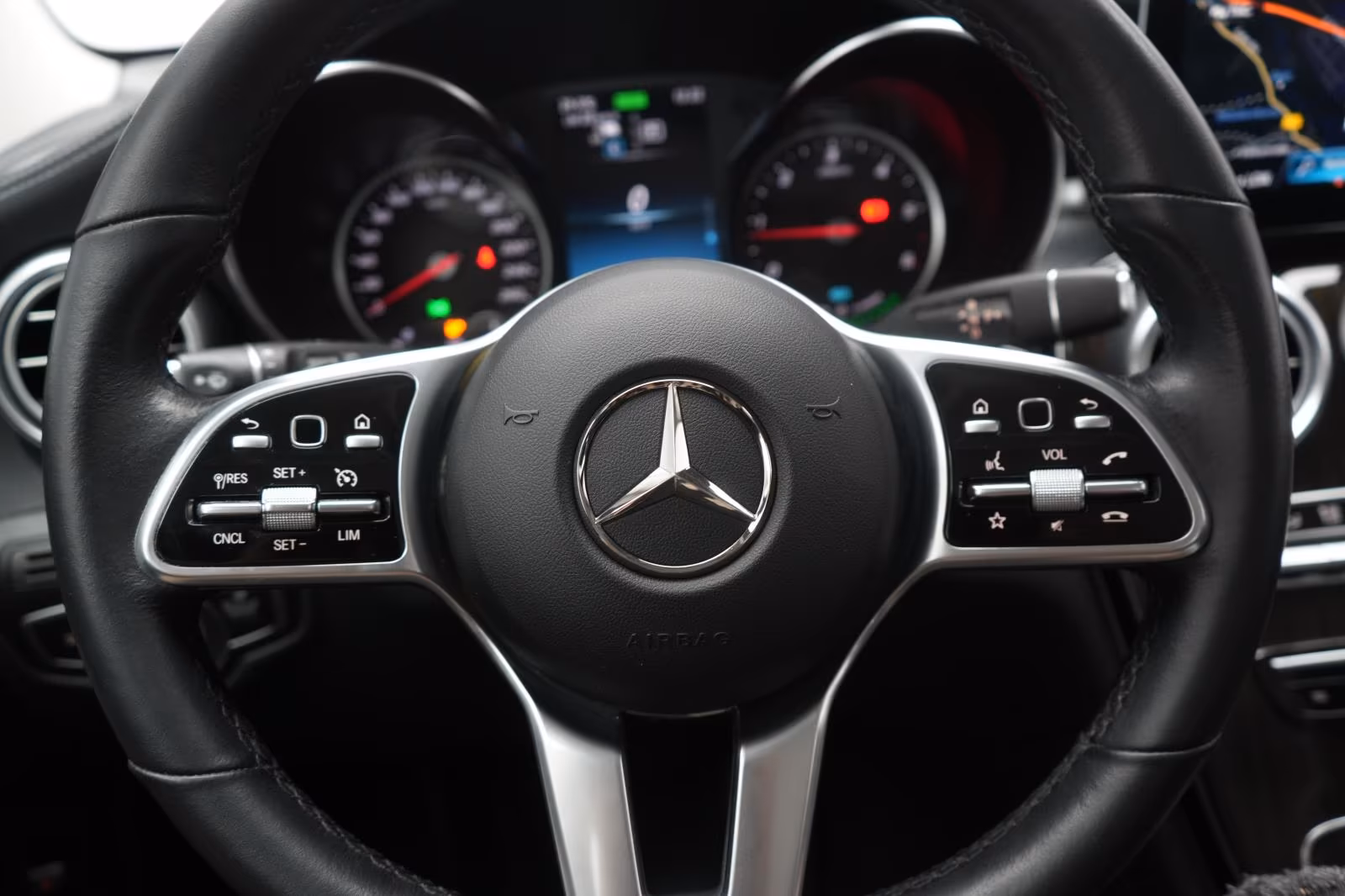 (B-702) Mercedes-Benz GLC 300 de 4Matic 9G-Tronic Temp/360Kamera/Carpl - Image 17