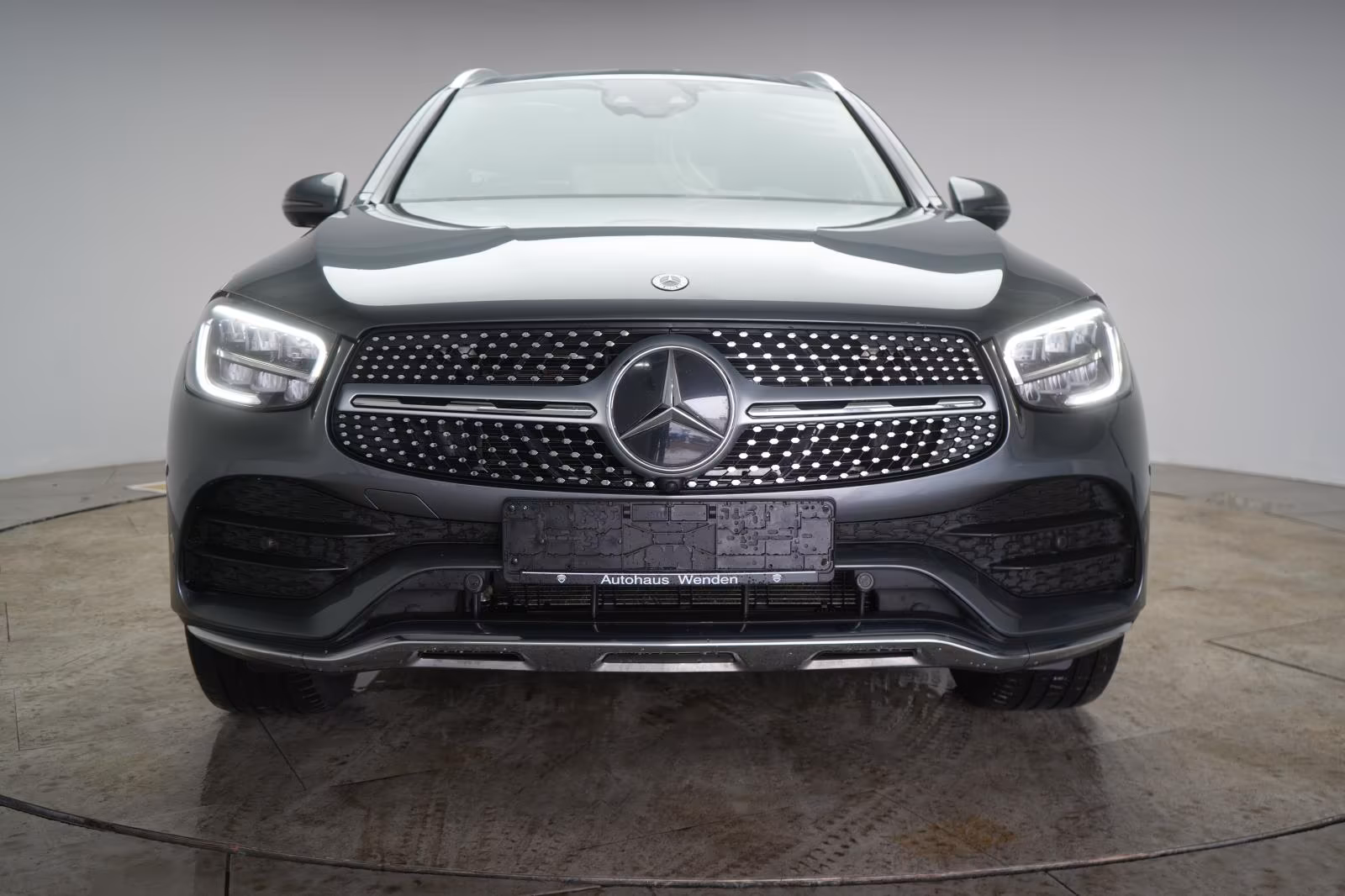 (B-587) Mercedes-Benz(Hybrid) GLC 300 e 4Matic 9G-Tronic AMG Temp/Kamera - Image 2