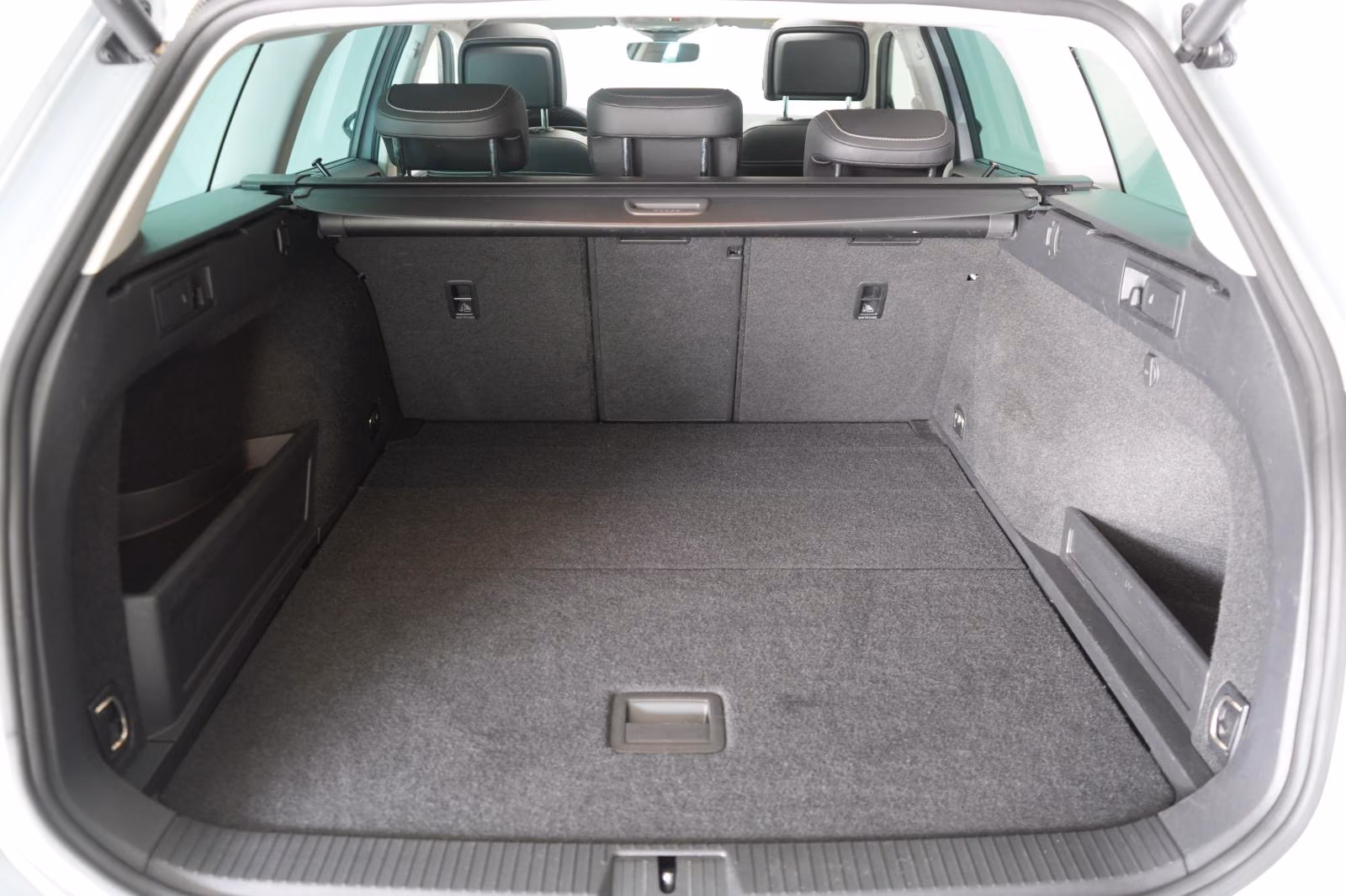 (B-617) Volkswagen(Hybrid) Passat Variant 1.4 TSI DSG GTE ACC/Kamera/Pano/L - Image 29