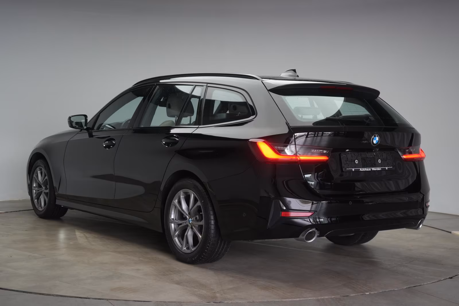 (B-552) BMW 320 d Touring Sport Line Leder/ACC/Kamera/Virtua - Image 4