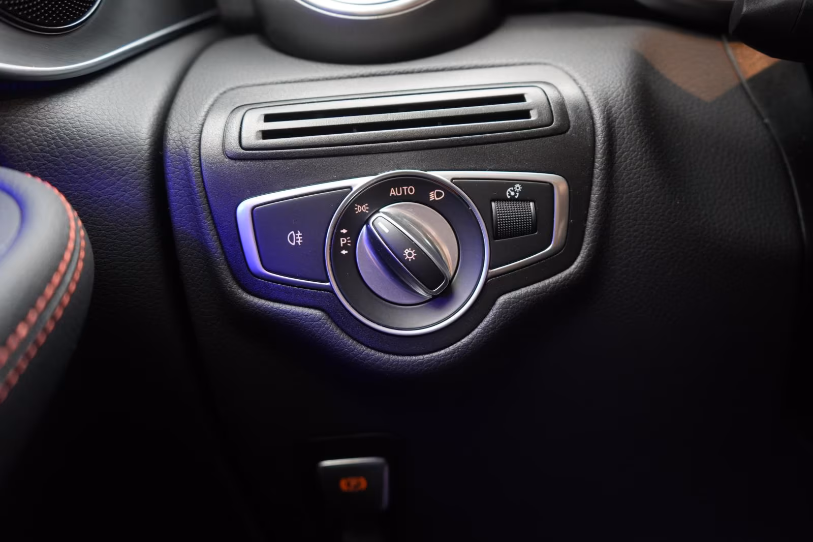 (B-487) Mercedes-Benz GLC 300 e 4Matic 9G-Tronic AMG Kamera/AHK/Virtua - Image 14