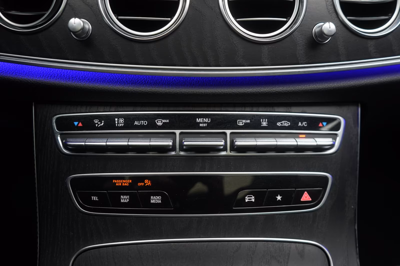(B-481) Mercedes-Benz(Hybrid) E 300 de T 9G-Tronic AMG Distronic/Kamera/Bur - Image 16