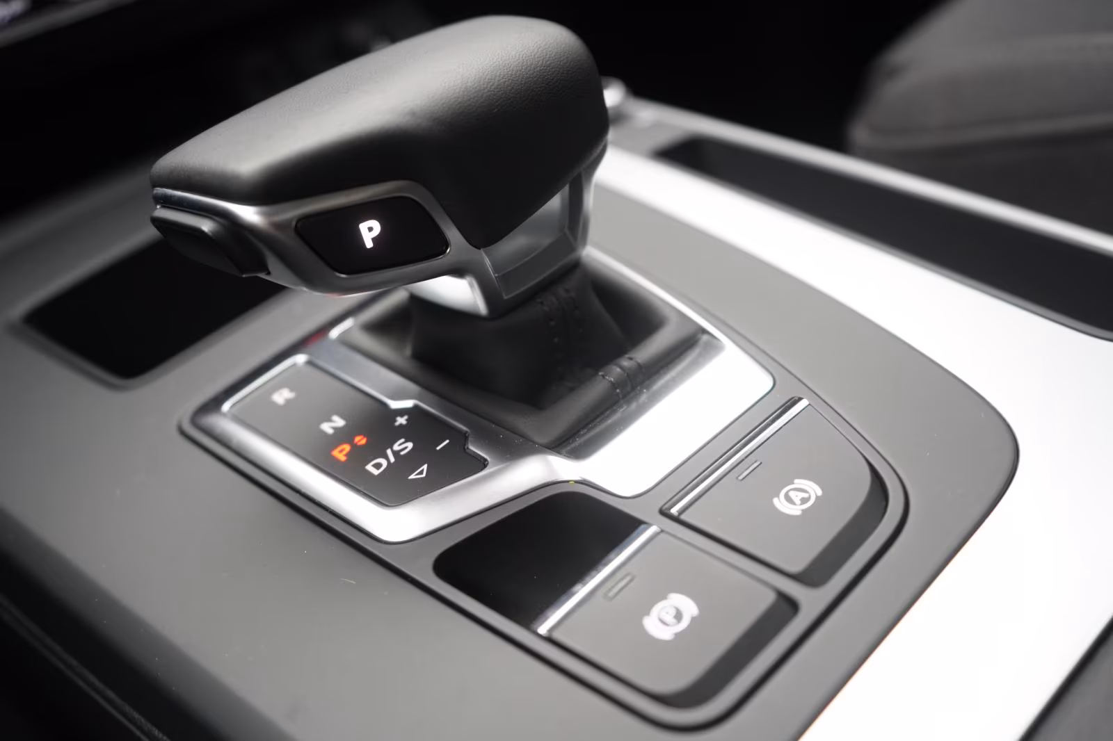 (B-414) Audi Q5 40 TDI quattro S tronic Navi/LED/Virtual/PDC - Image 12
