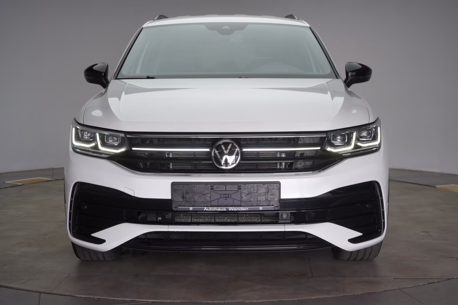 (B-283) Volkswagen Tiguan Allspace 2.0 TSI 4Motion DSG R-Line ACC/K - Image 2