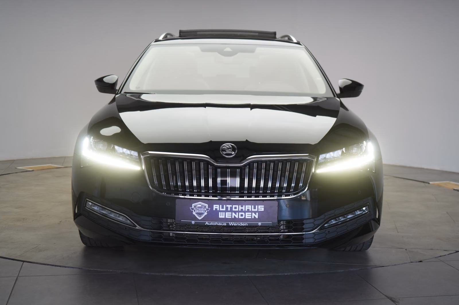 (B-612) Skoda Superb 2.0 TDI DSG ACC/Kamera/Pano/Virtual/Lane - Image 2