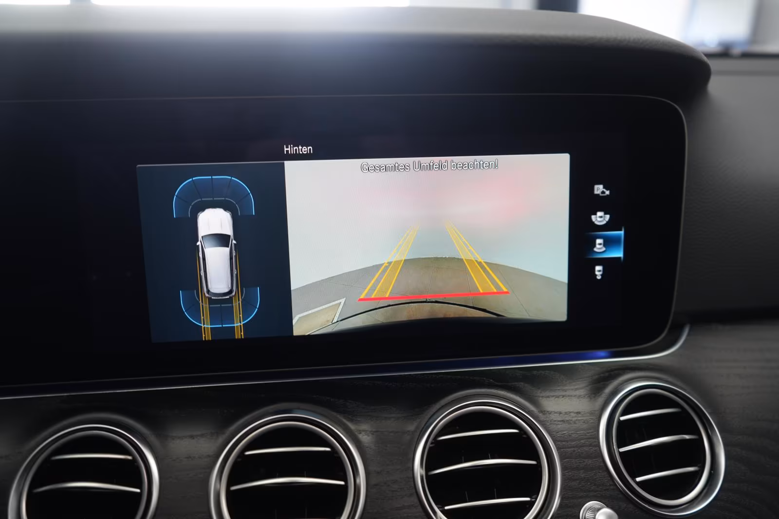 (B-664) Mercedes-Benz(Hybrid) E 300 E T 9G-Tronic Leder/Temp/Kamera/Pano/A - Image 13