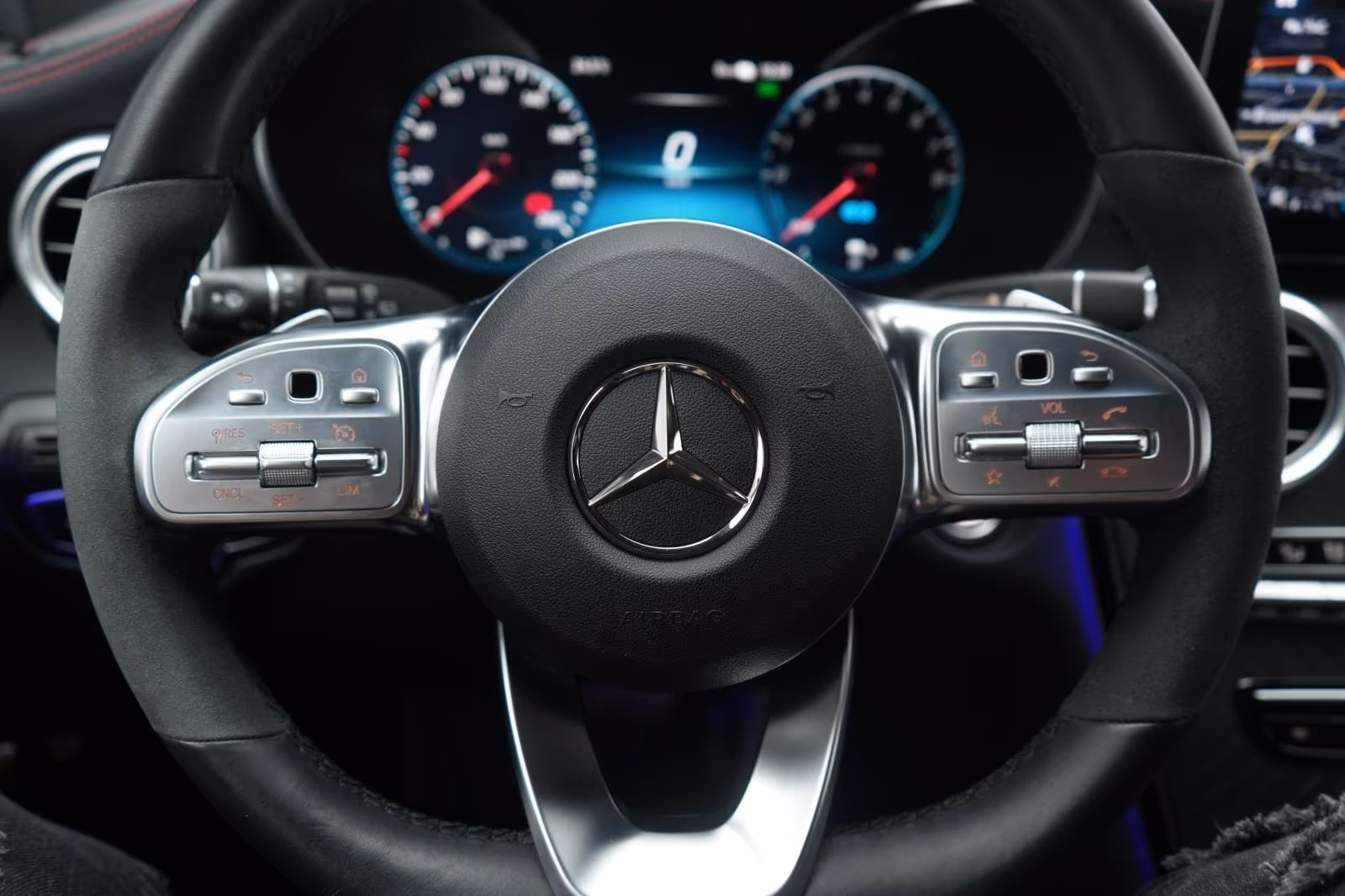 (B-487) Mercedes-Benz GLC 300 e 4Matic 9G-Tronic AMG Kamera/AHK/Virtua - Image 16