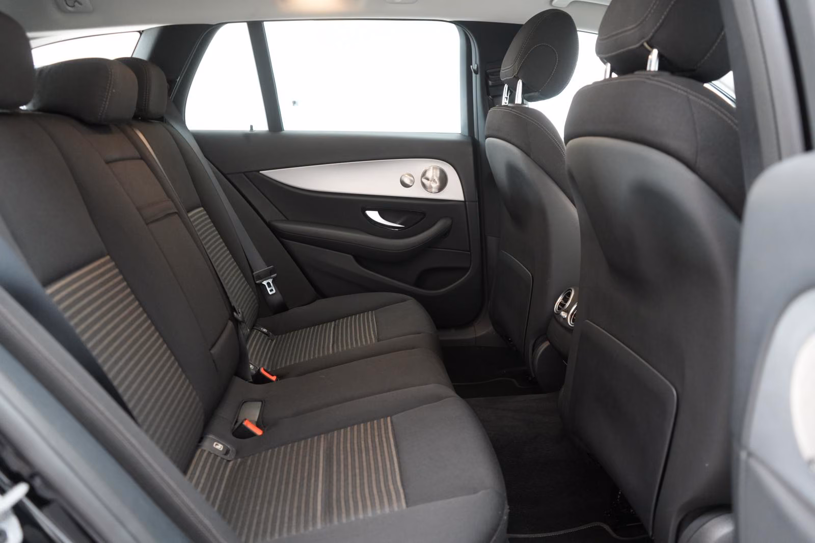(B-250) Mercedes-Benz E 220 d 4Matic T 9G-Tronic Distronic/Kamera/Burm - Image 11