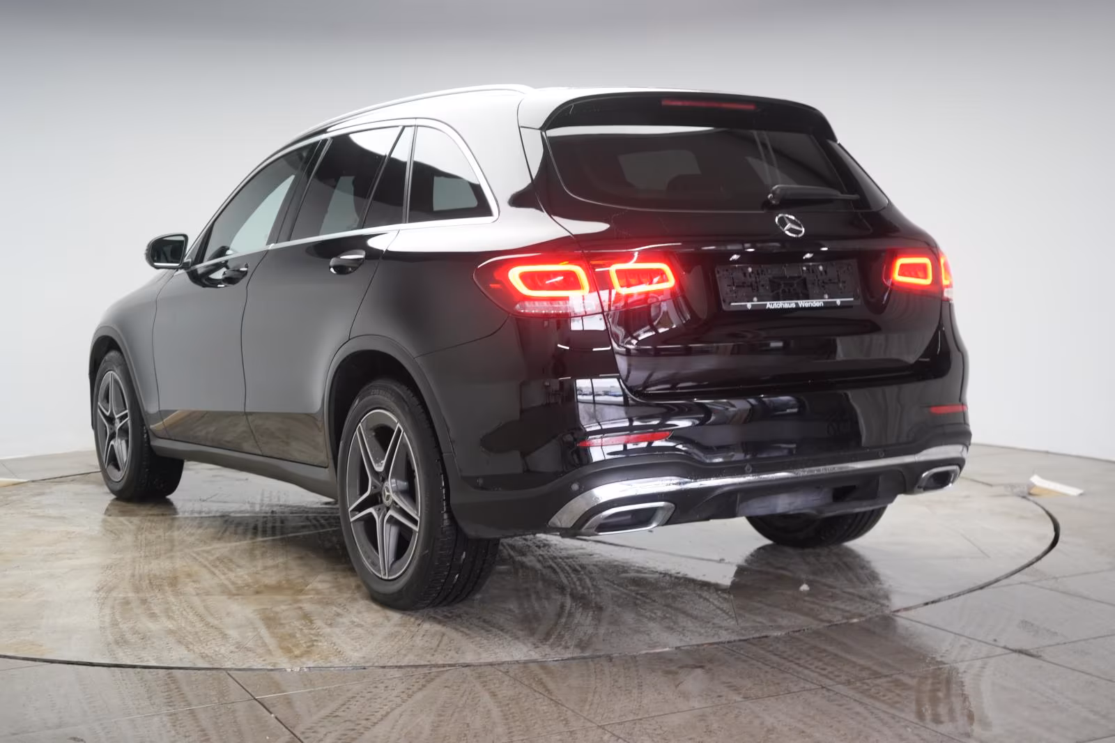 (B-248) Mercedes-Benz GLC 220 d 4Matic 9G-Tronic AMG Distronic/Kam - Image 4