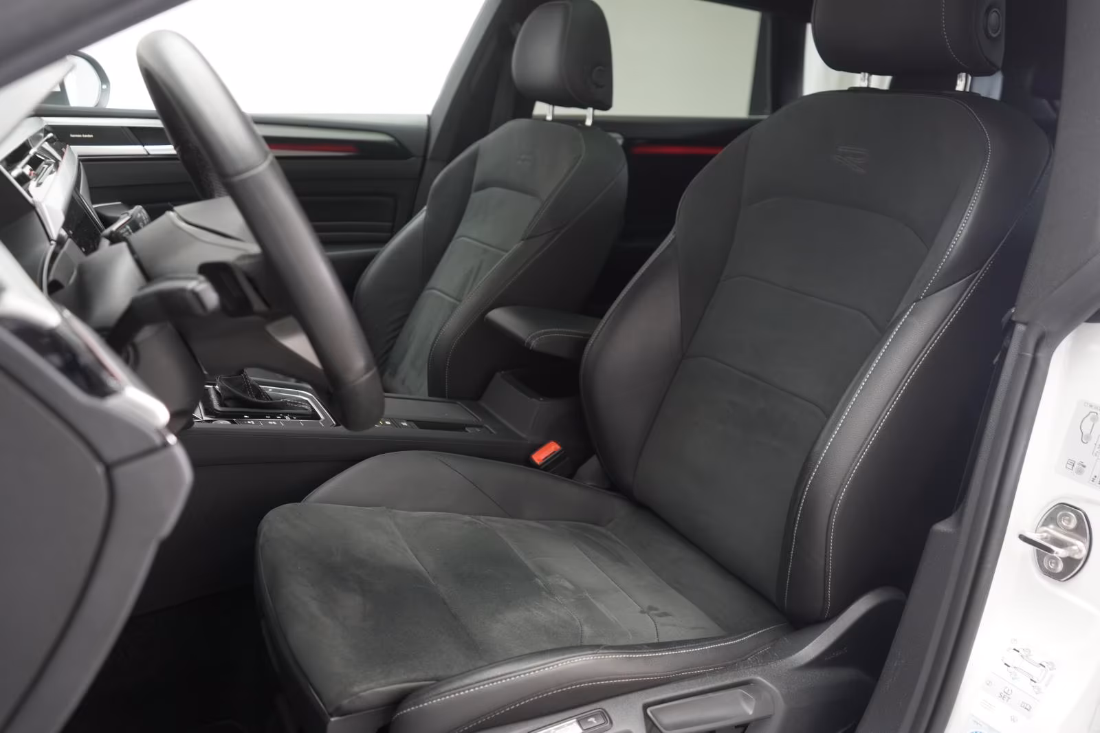 (B-066) Volkswagen Arteon Shooting Brake 2.0 TDI DSG R-Line ACC/Kam - Image 7