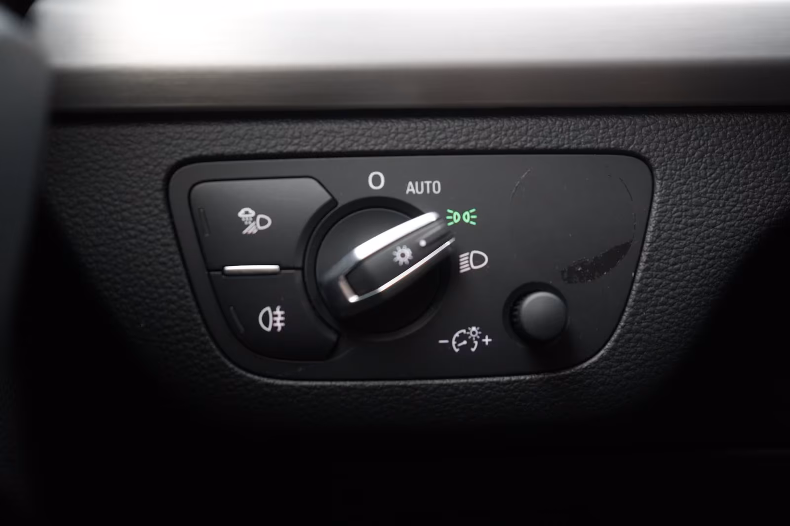 (B-123) Audi Q5 40 TDI quattro S-Line Temp/Kamera/AHK/Massage - Image 13