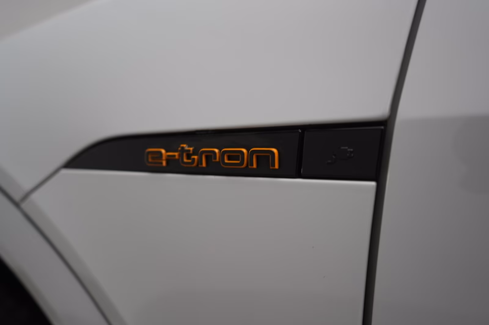 (B-506) Audi e-tron 55 quattro S line - Image 22