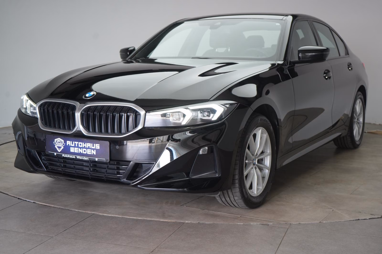 (B-425) BMW 320 i Leder/Temp/Hifi/Wide/CarPlay/Lane - Image 3