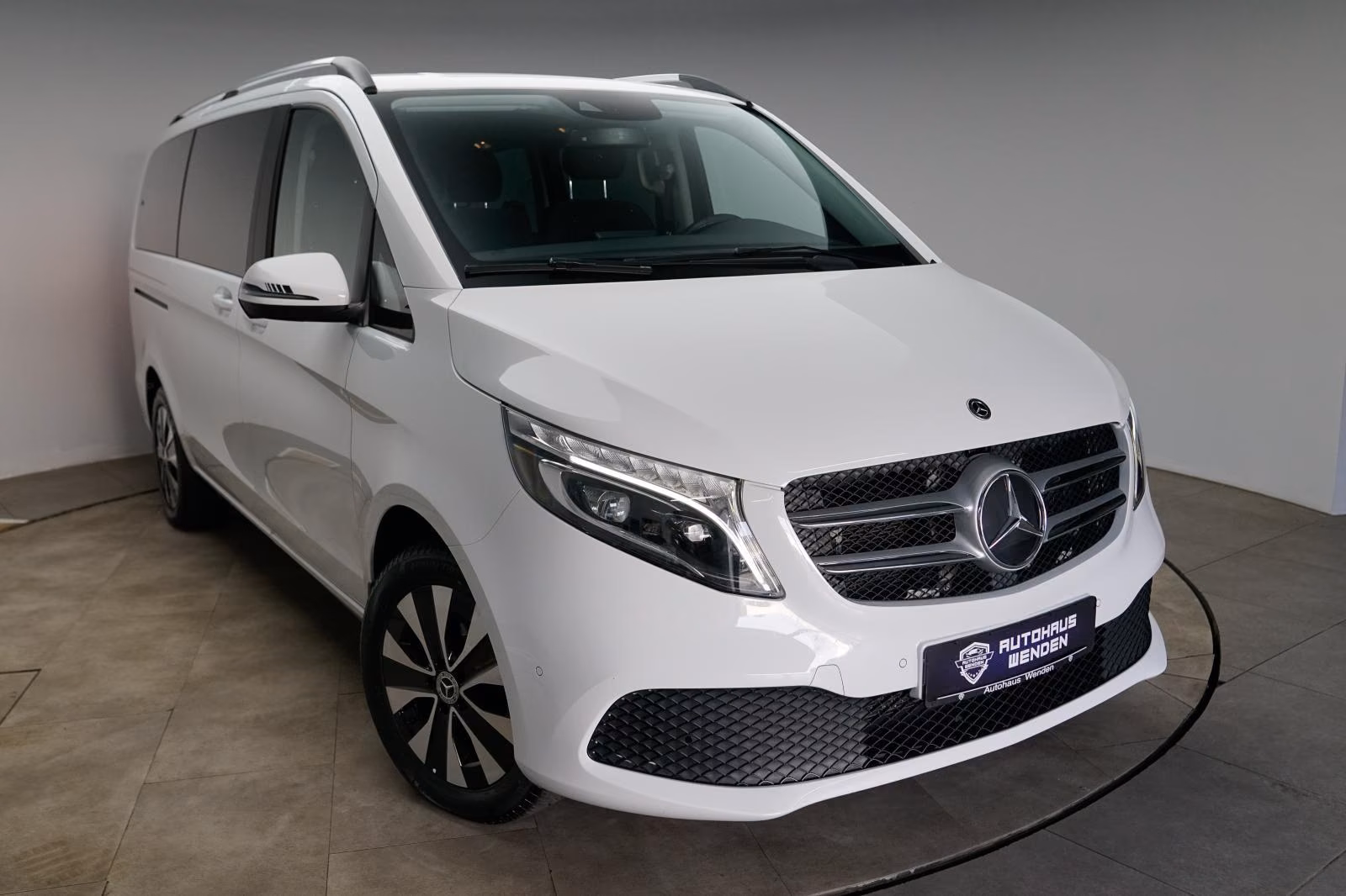 (B-331) Mercedes-Benz V 220 d lang 9G-Tronic Edition Navi/LED/Kamera/L - Image 1