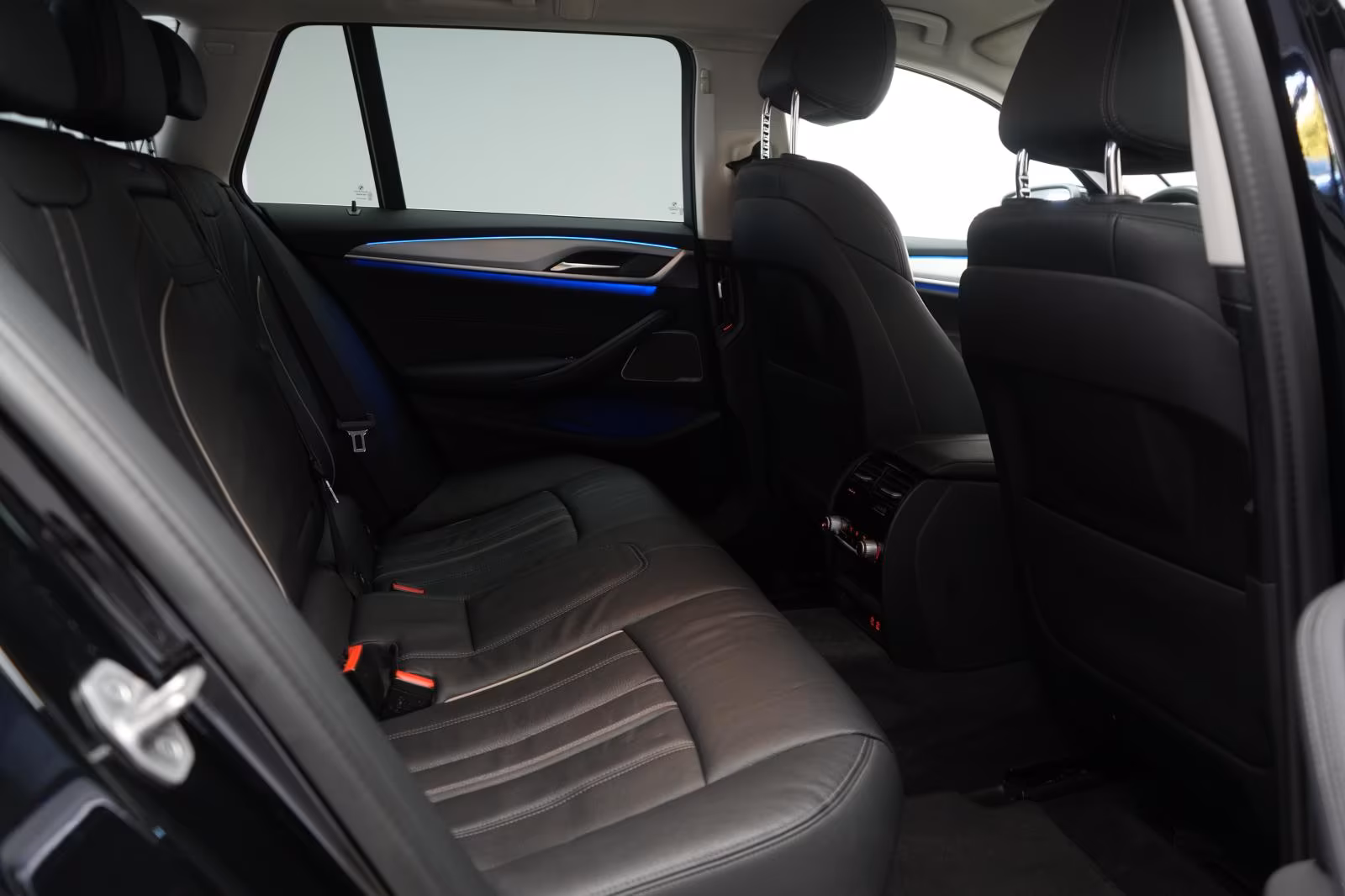 (B-464) BMW 530 i xDrive Touring Leder/Temp/HUD/Kamera/H&K/V - Image 11
