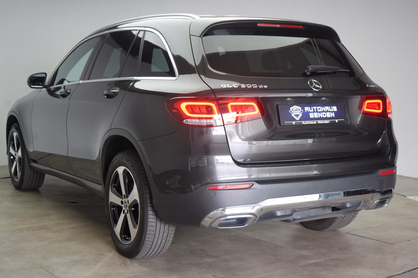 (B-352) Mercedes-Benz(Hybrid) GLC 300 de 4Matic 9G-Tronic Standhzg/Kamera/ - Image 4