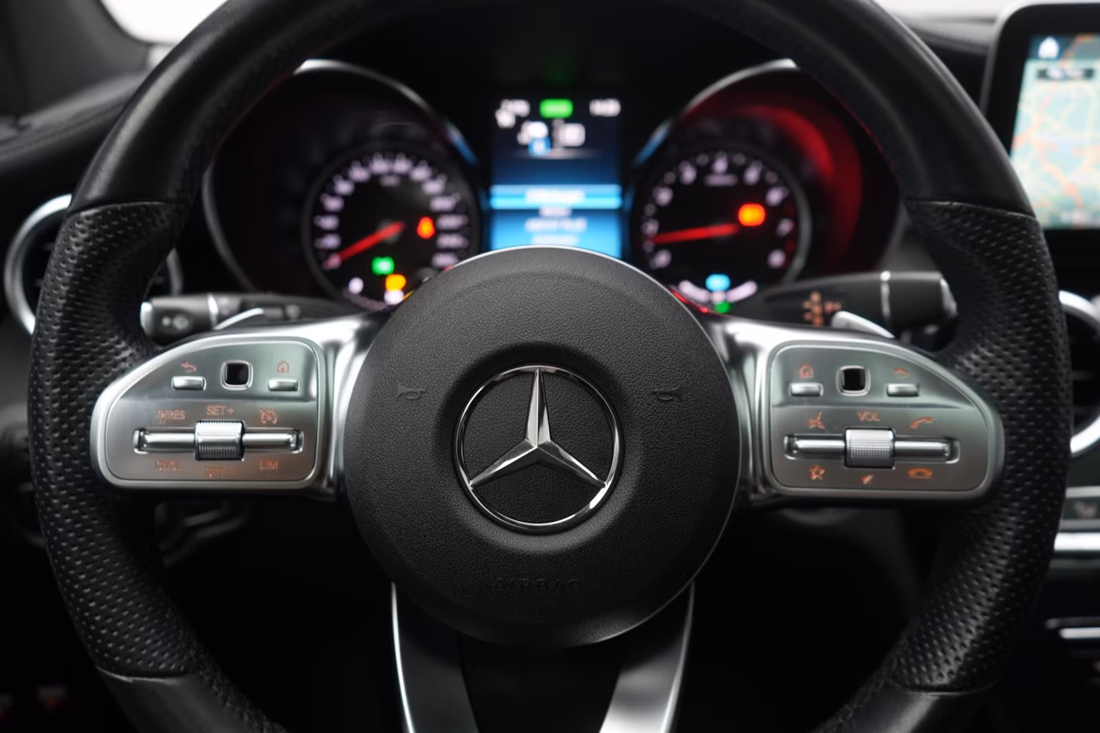 (B-716) Mercedes-Benz(Hybrid) GLC 300 e 4Matic 9G-Tronic AMG Temp/Kamera - Image 14